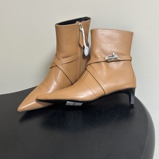 顶级品质 Hermes 爱马仕🐎 26Fw秋冬新款 H家Nice 40及踝靴系列经典Kelly扣交叉带及踝靴侧拉链小猫跟 顶级品质 Hermes 爱马仕🐎 26Fw秋冬新款 H家Nice 40及踝靴系列经典Kelly扣交叉带及踝靴侧拉链小猫跟