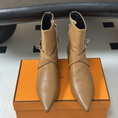 顶级品质 Hermes 爱马仕🐎 26Fw秋冬新款 H家Nice 40及踝靴系列经典Kelly扣交叉带及踝靴侧拉链小猫跟 顶级品质 Hermes 爱马仕🐎 26Fw秋冬新款 H家Nice 40及踝靴系列经典Kelly扣交叉带及踝靴侧拉链小猫跟