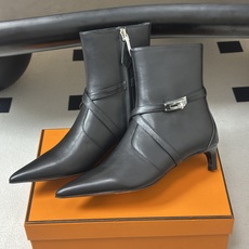 顶级品质 Hermes 爱马仕🐎 26Fw秋冬新款 H家Nice 40及踝靴系列经典Kelly扣交叉带及踝靴侧拉链小猫跟 顶级品质 Hermes 爱马仕🐎 26Fw秋冬新款 H家Nice 40及踝靴系列经典Kelly扣交叉带及踝靴侧拉链小猫跟