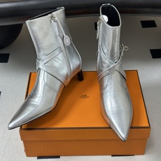 顶级品质 Hermes 爱马仕🐎 26Fw秋冬新款 H家Nice 40及踝靴系列经典Kelly扣交叉带及踝靴侧拉链小猫跟 顶级品质 Hermes 爱马仕🐎 26Fw秋冬新款 H家Nice 40及踝靴系列经典Kelly扣交叉带及踝靴侧拉链小猫跟