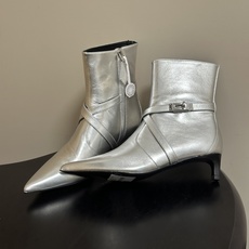 顶级品质 Hermes 爱马仕🐎 26Fw秋冬新款 H家Nice 40及踝靴系列经典Kelly扣交叉带及踝靴侧拉链小猫跟 顶级品质 Hermes 爱马仕🐎 26Fw秋冬新款 H家Nice 40及踝靴系列经典Kelly扣交叉带及踝靴侧拉链小猫跟