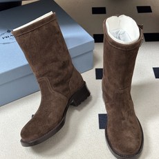 顶级品质(莞产) 26Fw秋冬新款Prada 普拉达最新爆款堆堆靴复古西部牛仔靴一脚蹬宽筒靴皮带扣厚底短靴酷飒机车短靴 顶级品质(莞产) 26Fw秋冬新款Prada 普拉达最新爆款堆堆靴复古西部牛仔靴一脚蹬宽筒靴皮带扣厚底短靴酷飒机车短靴