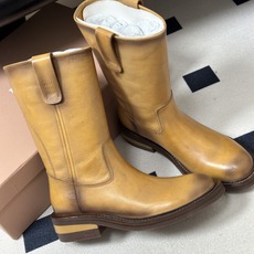 顶级品质(莞产) 26Ss秋冬新款Miu Miu 缪缪 擦色牛皮厚底中筒靴堆堆靴复古老钱风一脚蹬直筒短靴 这些工装风格靴 顶级品质(莞产) 26Ss秋冬新款Miu Miu 缪缪 擦色牛皮厚底中筒靴堆堆靴复古老钱风一脚蹬直筒短靴 这些工装风格靴