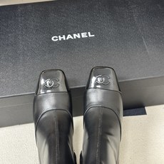 Chanel 小香26A 秋冬新款双C logo弹力靴过膝长靴侧拉链长靴高跟长靴 鞋头标志性电绣双C标志低调闪耀,不仅是 Chanel 小香26A 秋冬新款双C logo弹力靴过膝长靴侧拉链长靴高跟长靴 鞋头标志性电绣双C标志低调闪耀,不仅是