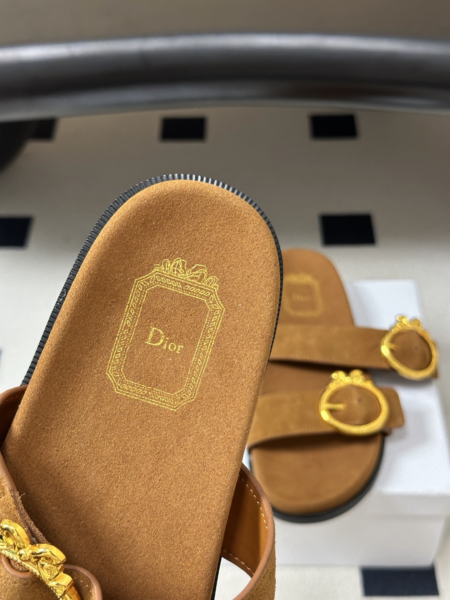 2026春夏新款Dior迪奥 D-Medaillon Buckle 凉拖鞋🆕最新CD字母五金扣搭扣双带平底凉拖鞋 这款凉 2026春夏新款Dior迪奥 D-Medaillon Buckle 凉拖鞋🆕最新CD字母五金扣搭扣双带平底凉拖鞋 这款凉