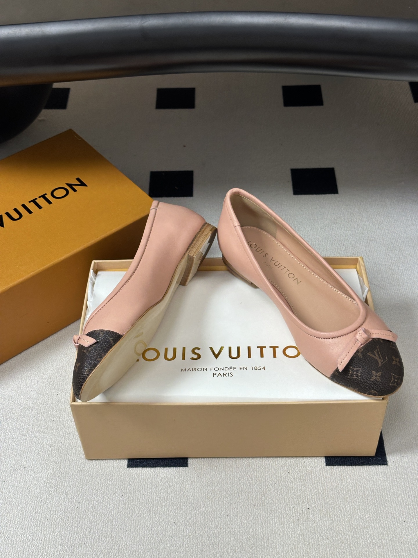 26Ss春季新款Louis Vuitton LV X TM DARLING 村上隆联名老花芭蕾舞鞋蝴蝶结拼色平底单鞋经典