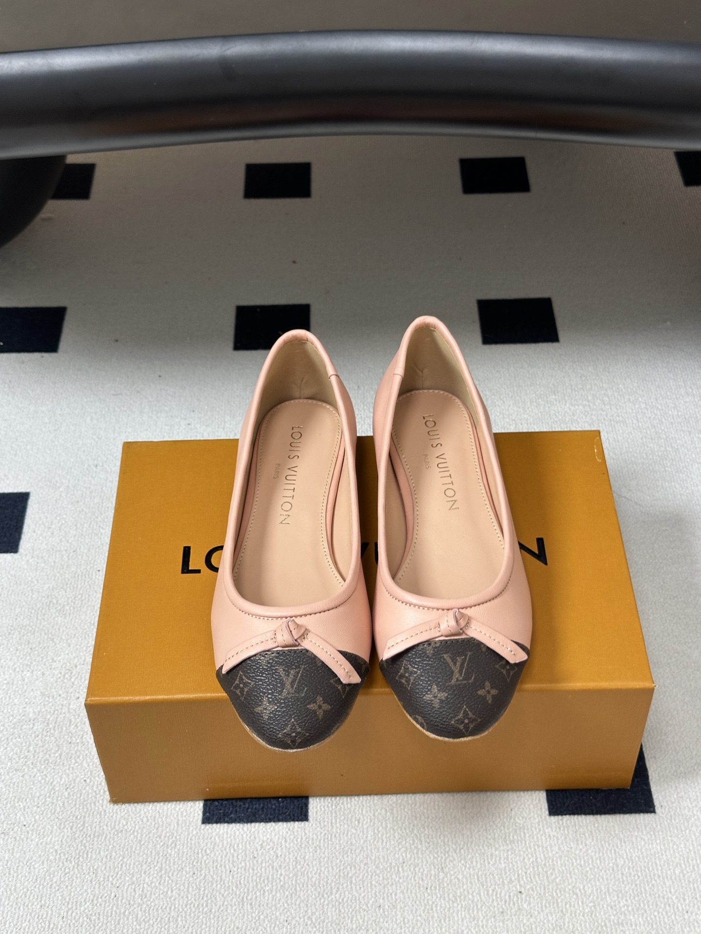 26Ss春季新款Louis Vuitton LV X TM DARLING 村上隆联名老花芭蕾舞鞋蝴蝶结拼色平底单鞋经典