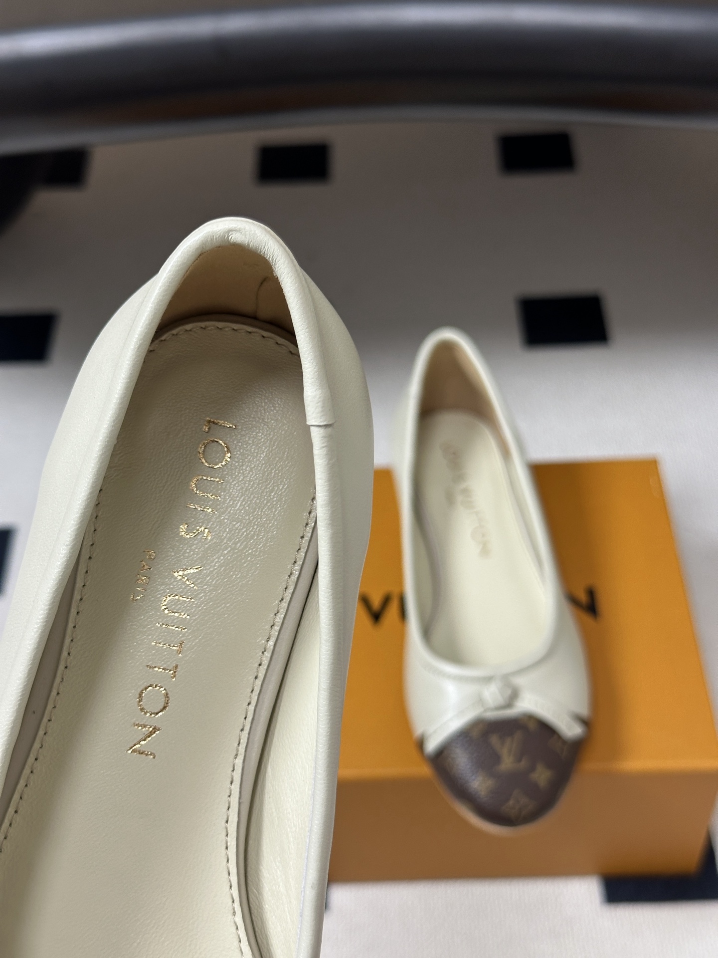 26Ss春季新款Louis Vuitton LV X TM DARLING 村上隆联名老花芭蕾舞鞋蝴蝶结拼色平底单鞋经典 26Ss春季新款Louis Vuitton LV X TM DARLING 村上隆联名老花芭蕾舞鞋蝴蝶结拼色平底单鞋经典