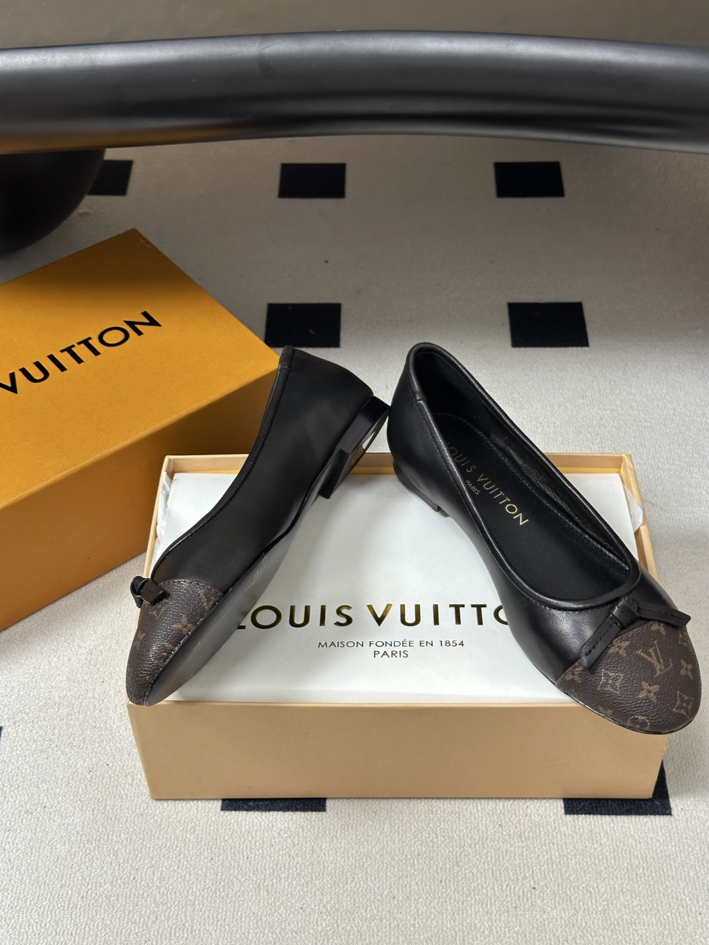 26Ss春季新款Louis Vuitton LV X TM DARLING 村上隆联名老花芭蕾舞鞋蝴蝶结拼色平底单鞋经典