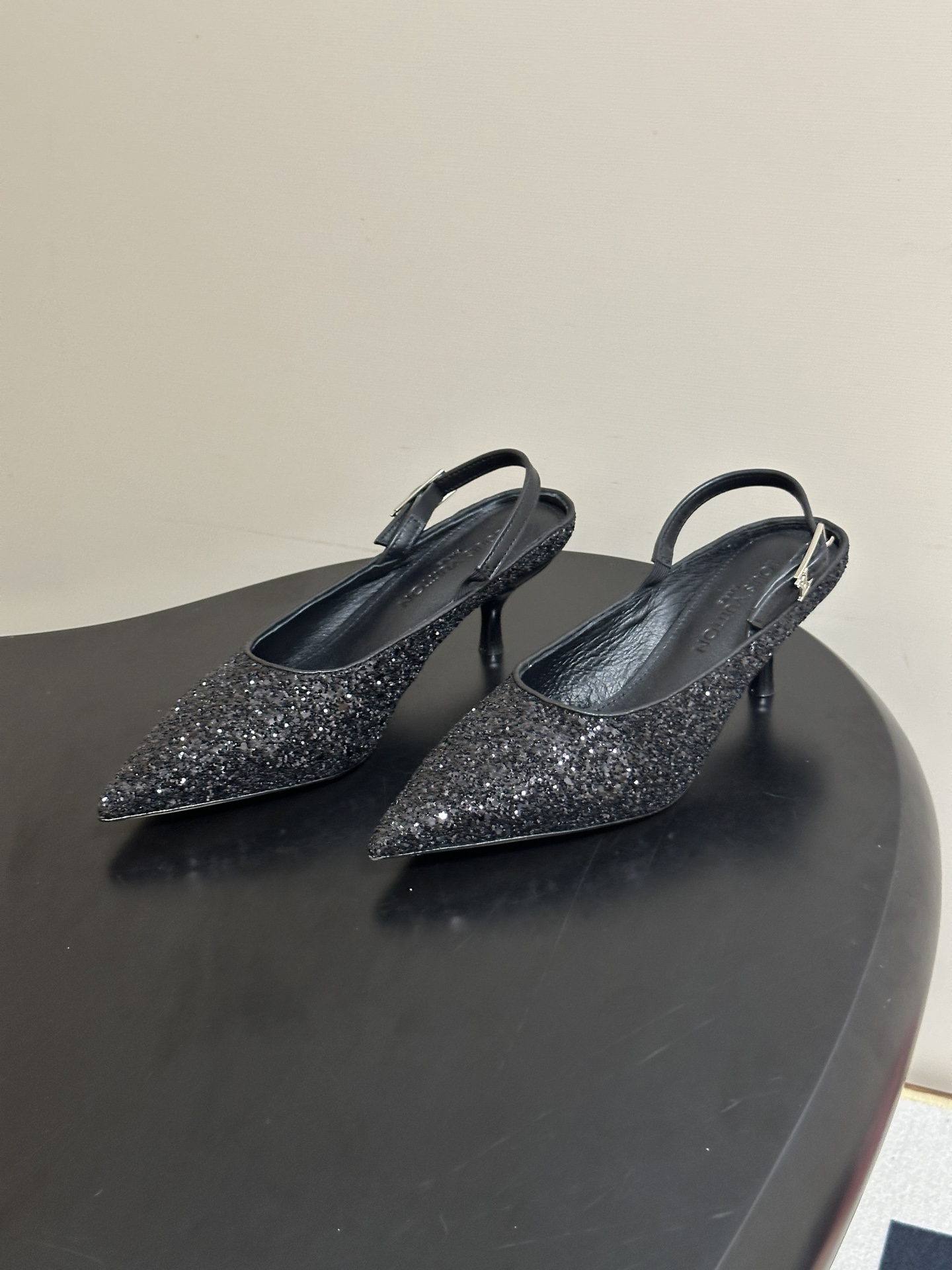 26ss春夏新款 LOUIS VUITTON 路易威登 LV MY WAY 露跟高跟鞋尖头格力特亮片细高跟搭扣后空凉鞋 