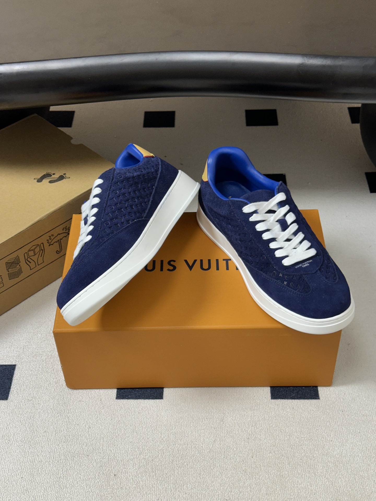 男款 2026春夏新款 LOUIS VUITTON 路易威登 LV FLASH运动鞋老钱风系带休闲板鞋 本款LV Fla