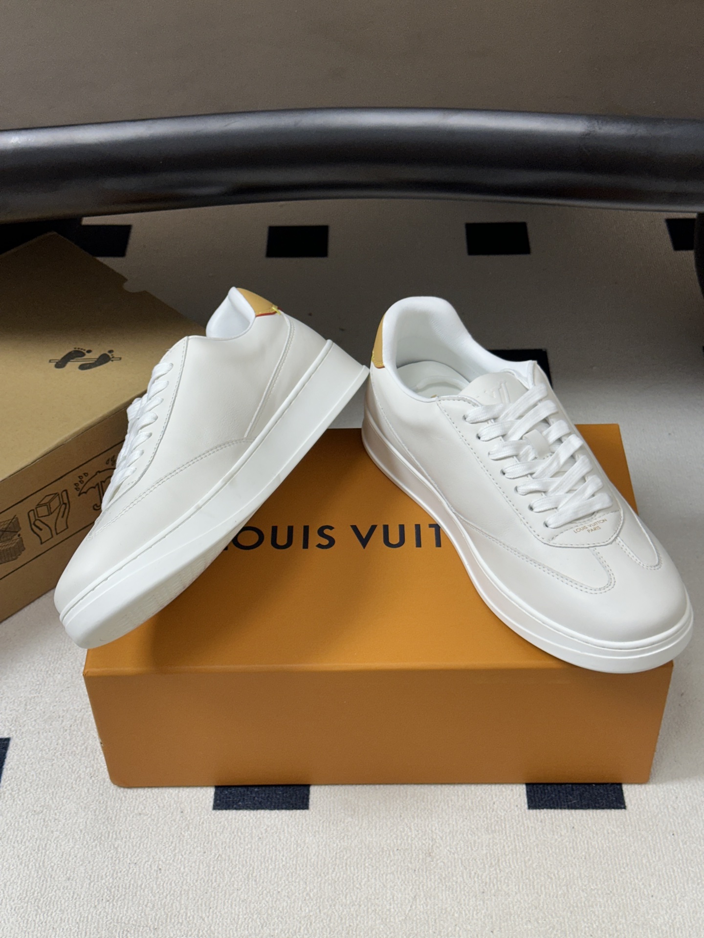 男款 2026春夏新款 LOUIS VUITTON 路易威登 LV FLASH运动鞋老钱风系带休闲板鞋 本款LV Fla
