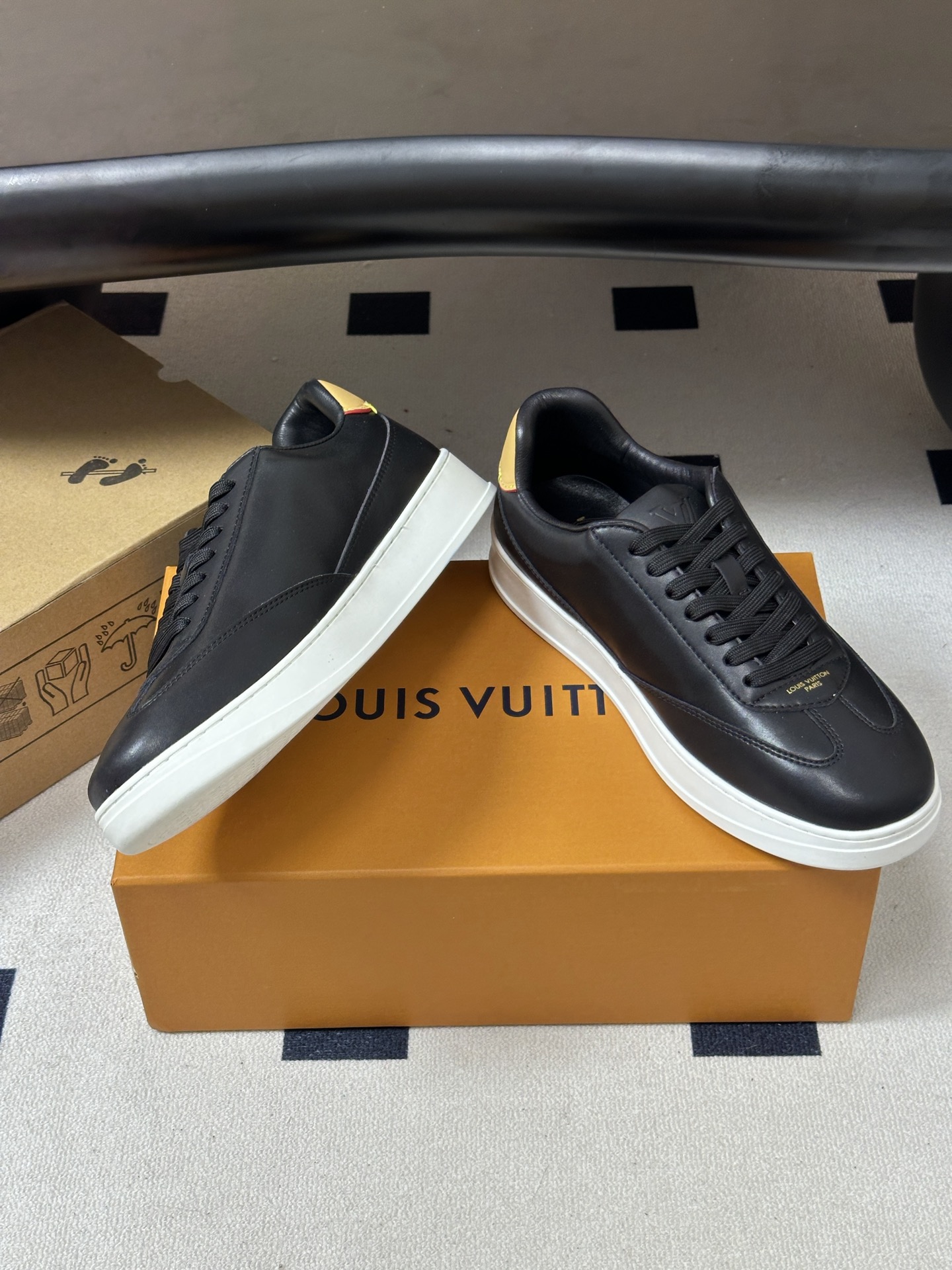 男款 2026春夏新款 LOUIS VUITTON 路易威登 LV FLASH运动鞋老钱风系带休闲板鞋 本款LV Fla