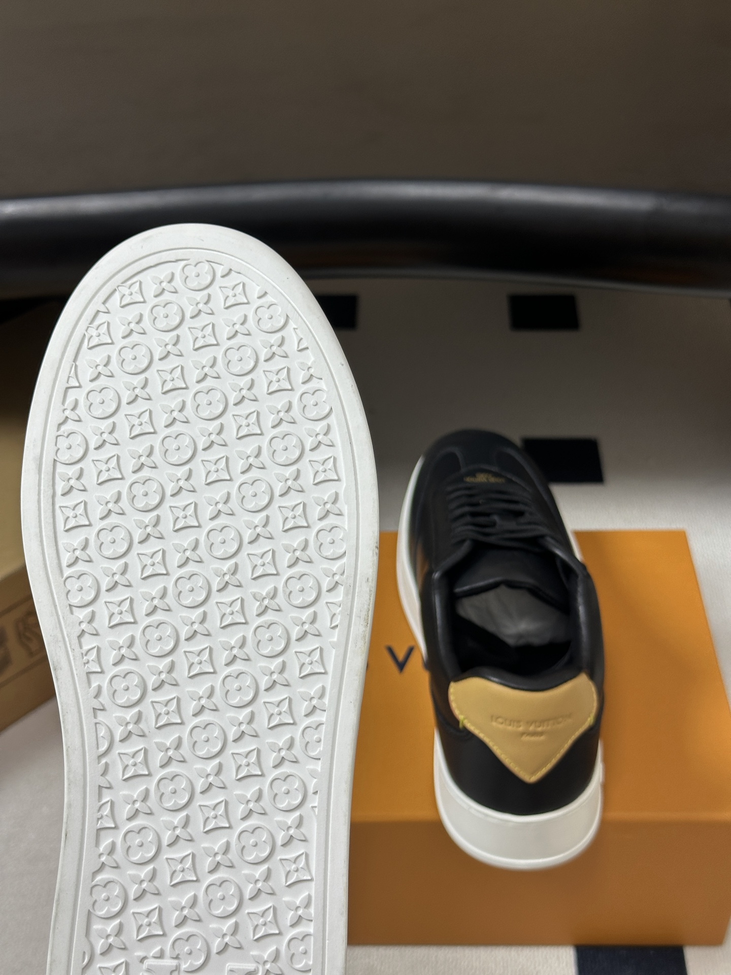 男款 2026春夏新款 LOUIS VUITTON 路易威登 LV FLASH运动鞋老钱风系带休闲板鞋 本款LV Fla