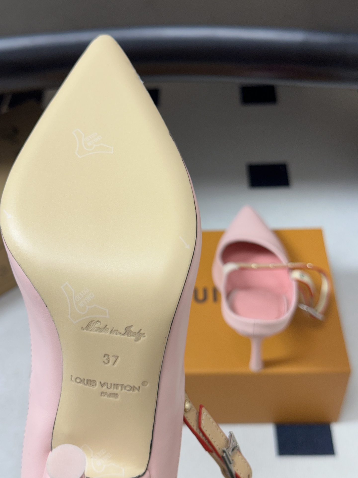 26ss春夏新款 LOUIS VUITTON 路易威登 LV MY WAY 露跟高跟鞋尖头细高跟搭扣后空凉鞋 本款LV 