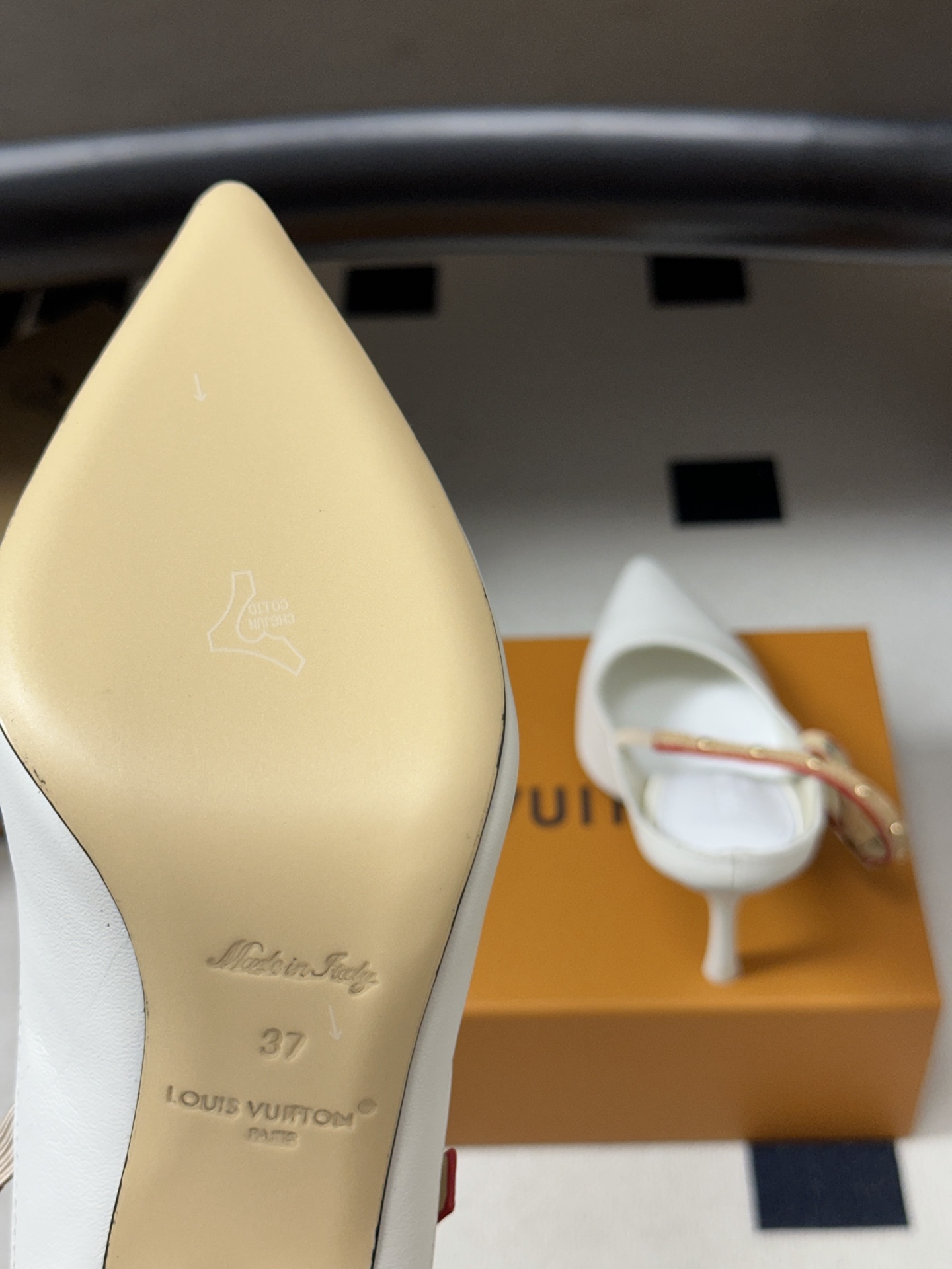 26ss春夏新款 LOUIS VUITTON 路易威登 LV MY WAY 露跟高跟鞋尖头细高跟搭扣后空凉鞋 本款LV 