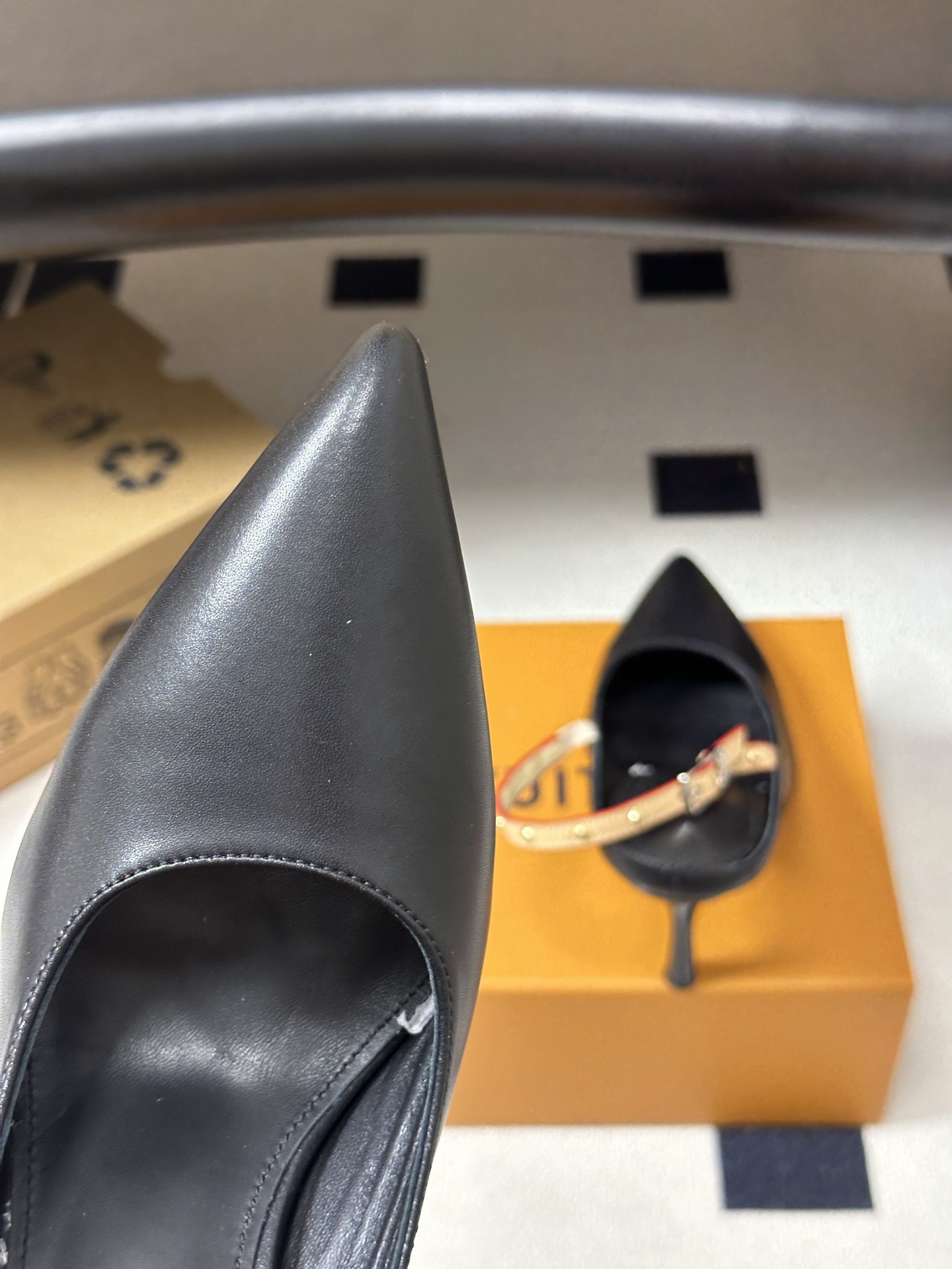 26ss春夏新款 LOUIS VUITTON 路易威登 LV MY WAY 露跟高跟鞋尖头细高跟搭扣后空凉鞋 本款LV 
