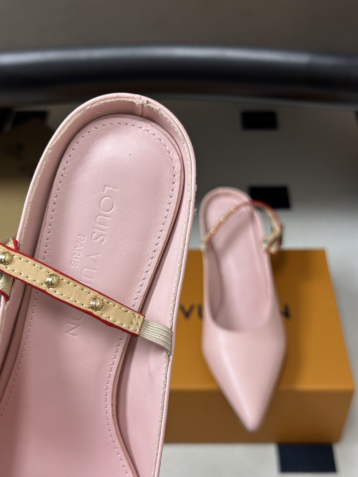 26ss春夏新款 LOUIS VUITTON 路易威登 LV MY WAY 露跟高跟鞋尖头细高跟搭扣后空凉鞋 本款LV 