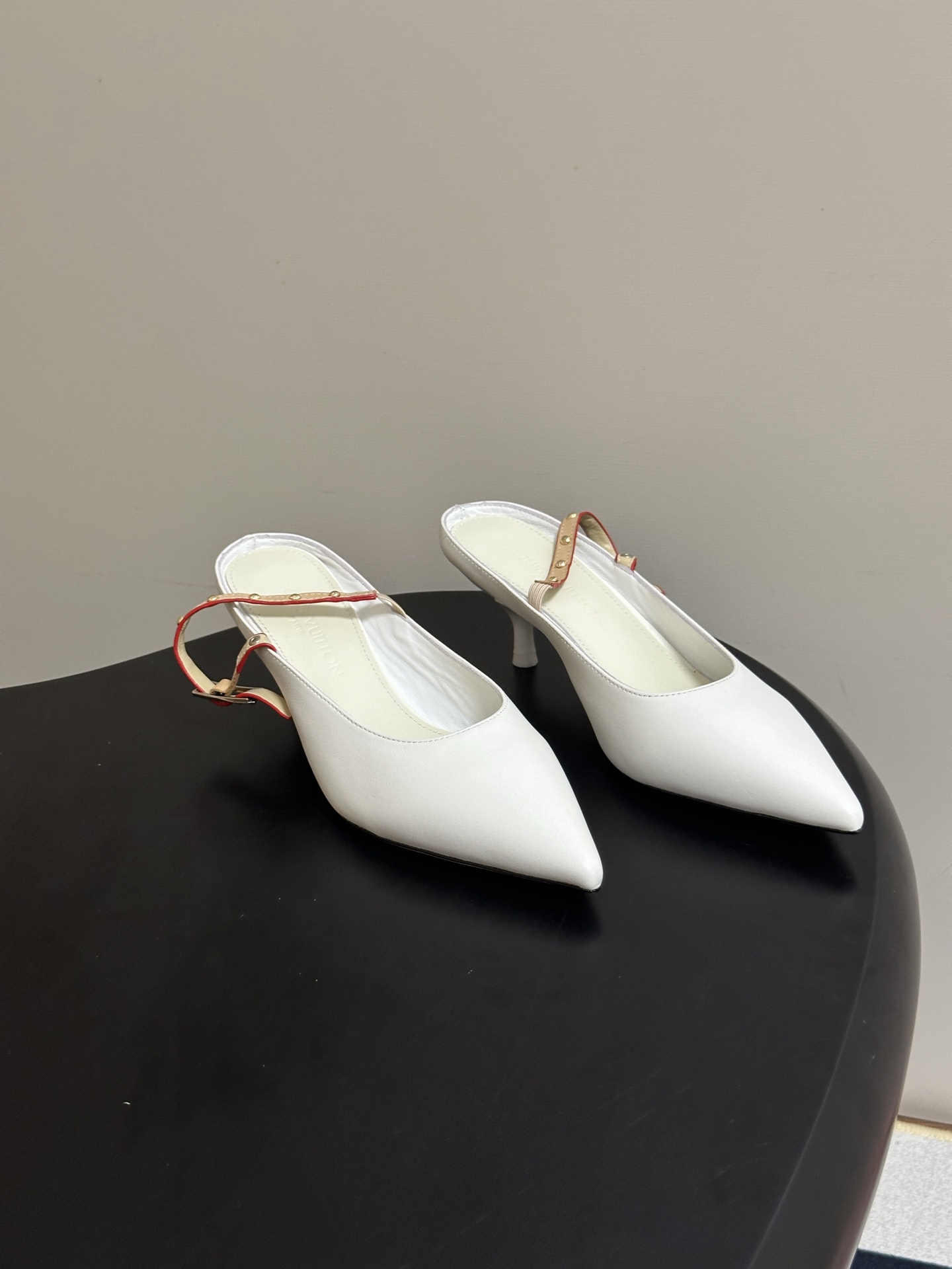 26ss春夏新款 LOUIS VUITTON 路易威登 LV MY WAY 露跟高跟鞋尖头细高跟搭扣后空凉鞋 本款LV 