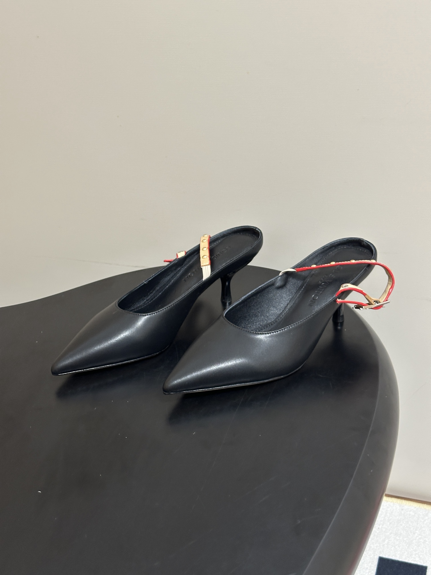 26ss春夏新款 LOUIS VUITTON 路易威登 LV MY WAY 露跟高跟鞋尖头细高跟搭扣后空凉鞋 本款LV 