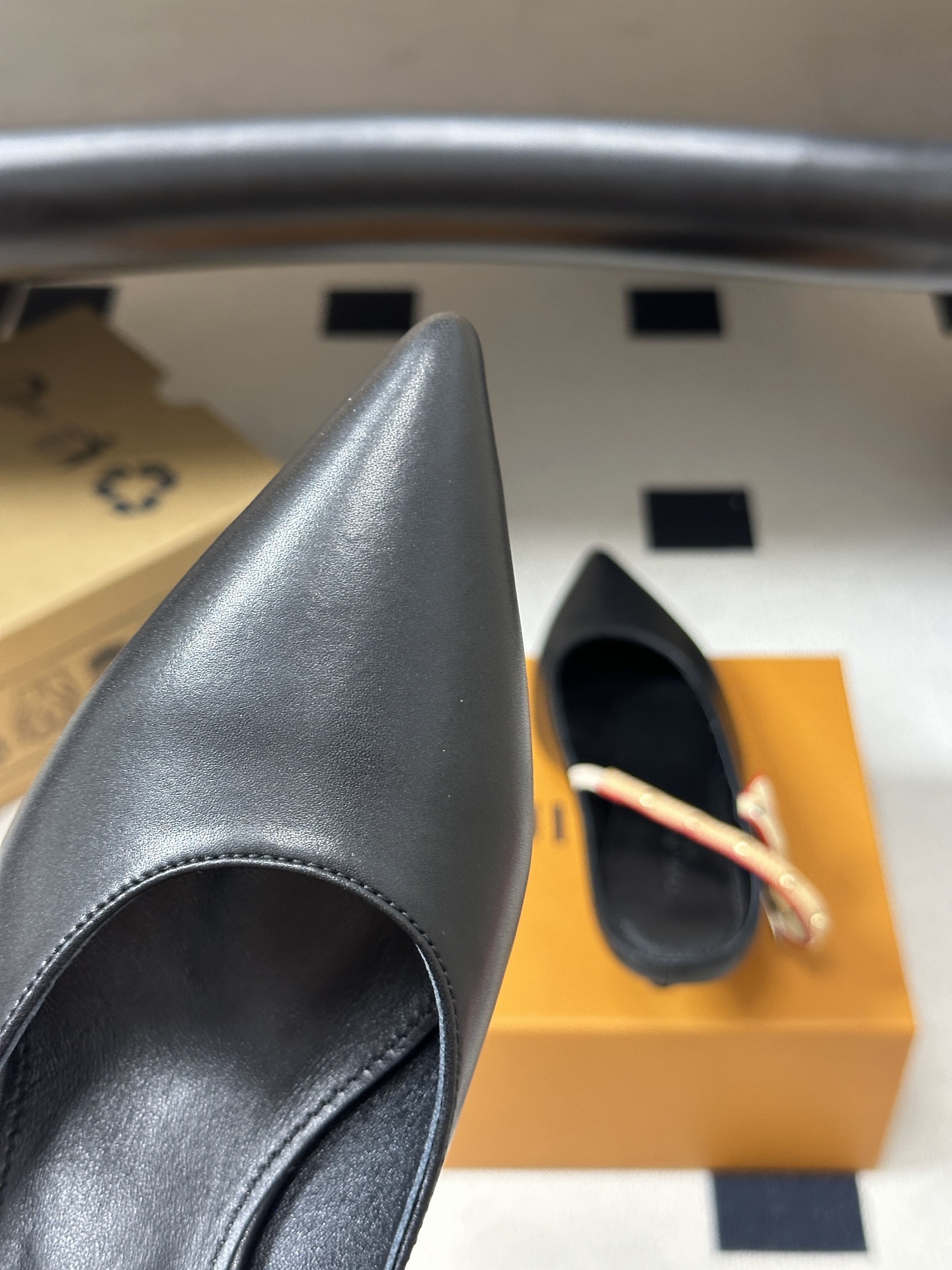 26ss春夏新款 LOUIS VUITTON 路易威登 LV MY WAY 露跟高跟鞋尖头细高跟搭扣后空凉鞋 本款LV 