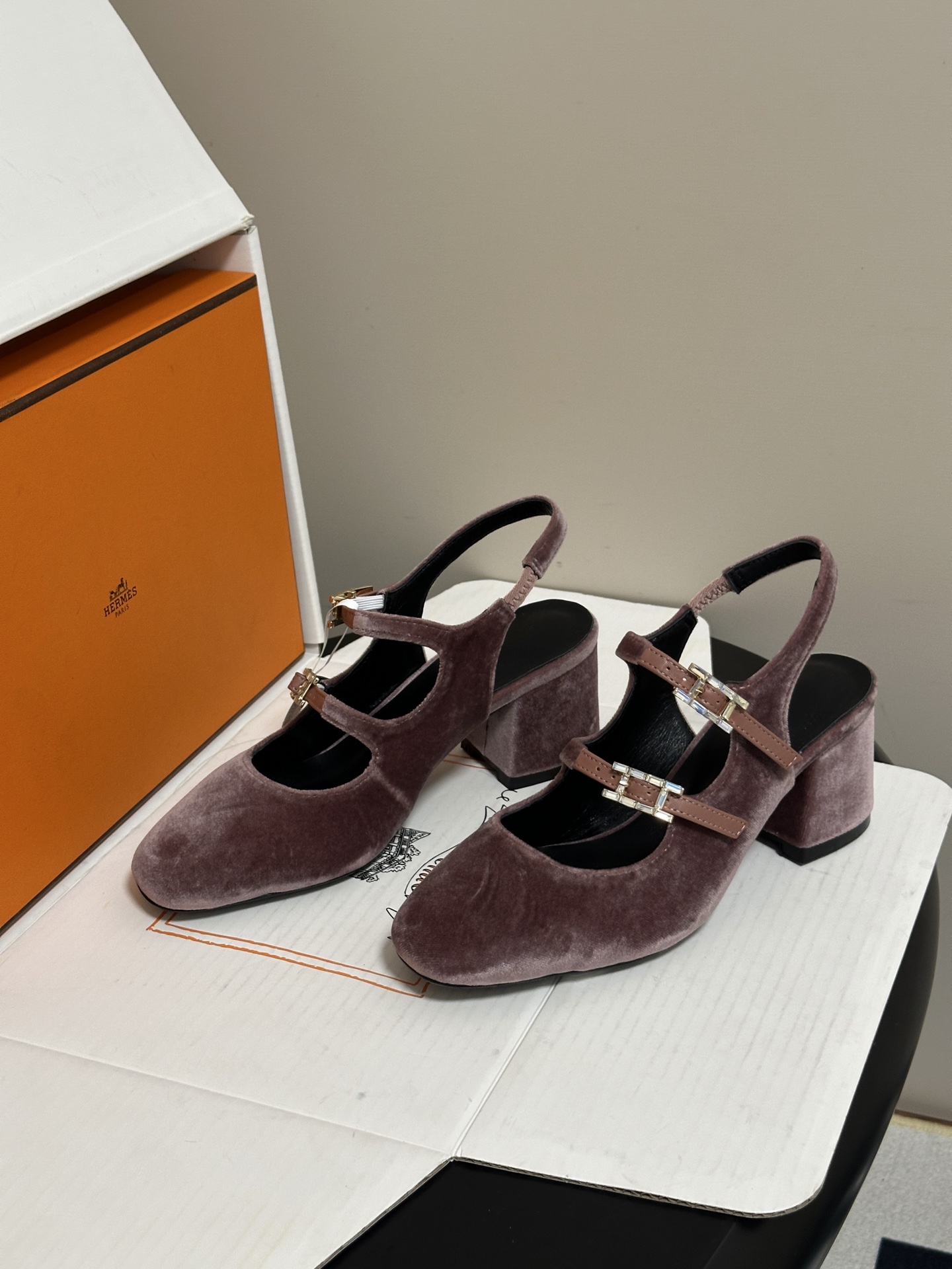 顶级品质（配高档飞机盒✈️） Hermes 爱马仕🐎 H家26s早秋新款 Jackie系列H扣玛丽珍鞋H字母钻扣二带后空
