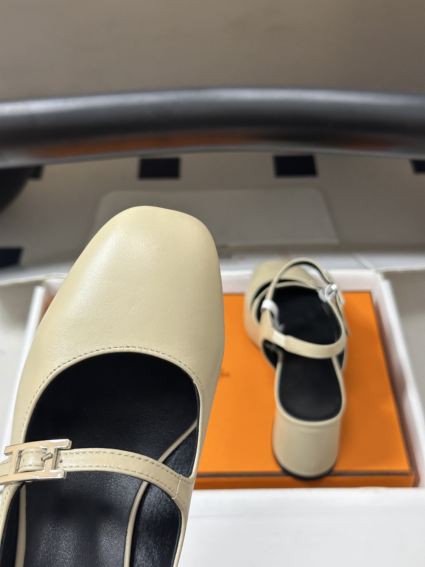 顶级品质（配高档飞机盒✈️） Hermes 爱马仕🐎 H家26s早秋新款 Jackie系列H扣玛丽珍鞋H字母钻扣二带后空