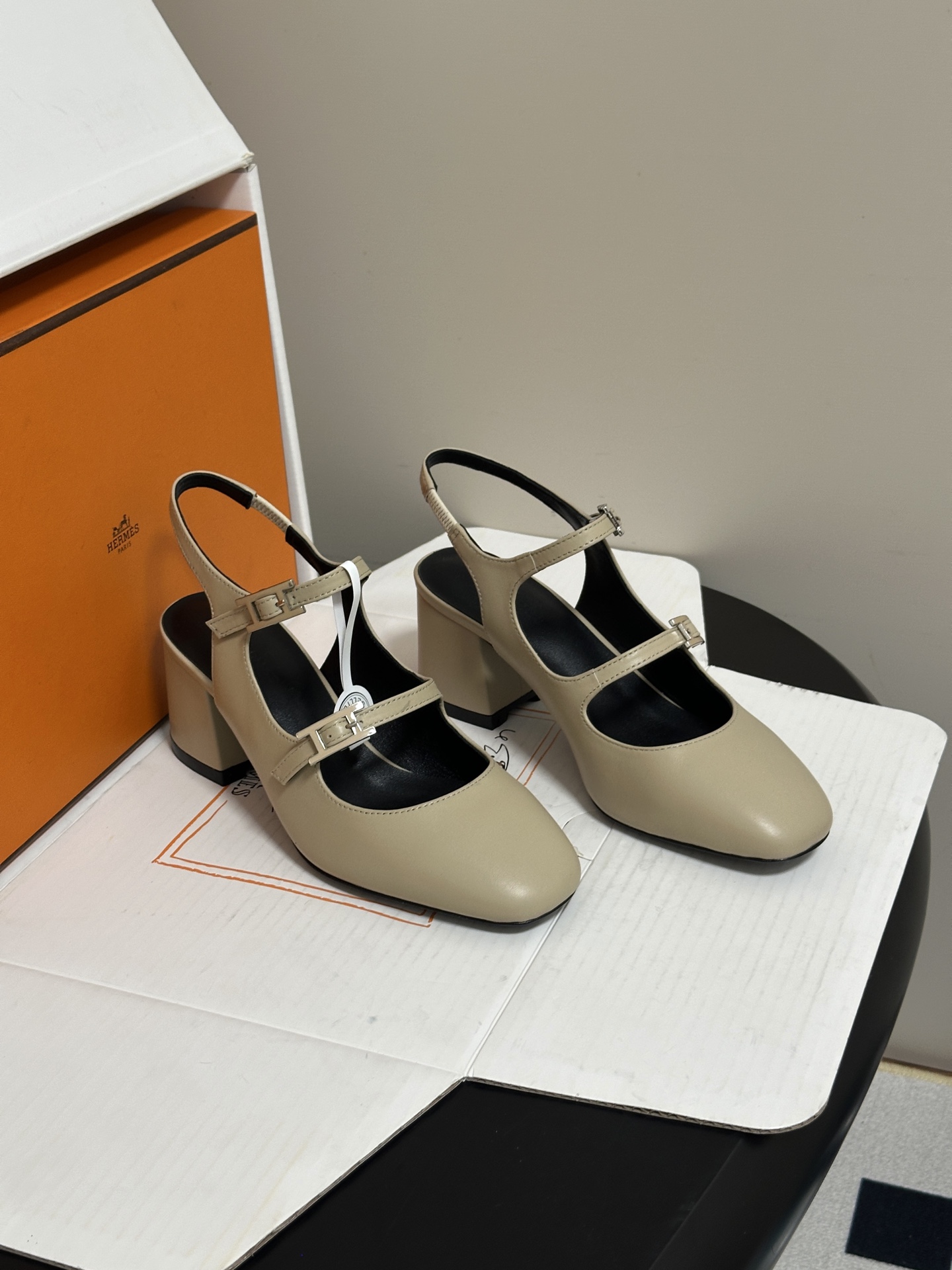 顶级品质（配高档飞机盒✈️） Hermes 爱马仕🐎 H家26s早秋新款 Jackie系列H扣玛丽珍鞋H字母钻扣二带后空