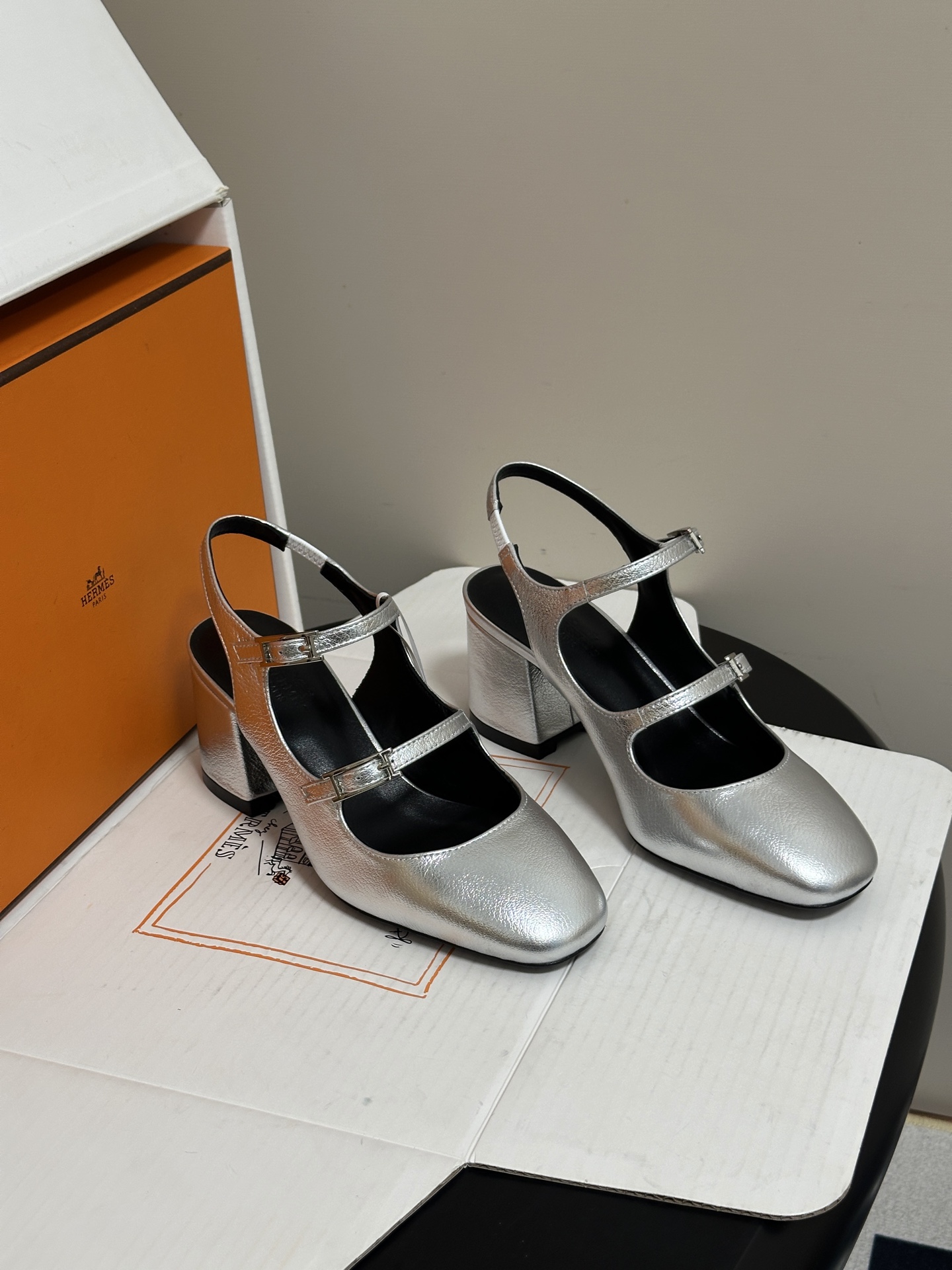 顶级品质（配高档飞机盒✈️） Hermes 爱马仕🐎 H家26s早秋新款 Jackie系列H扣玛丽珍鞋H字母钻扣二带后空