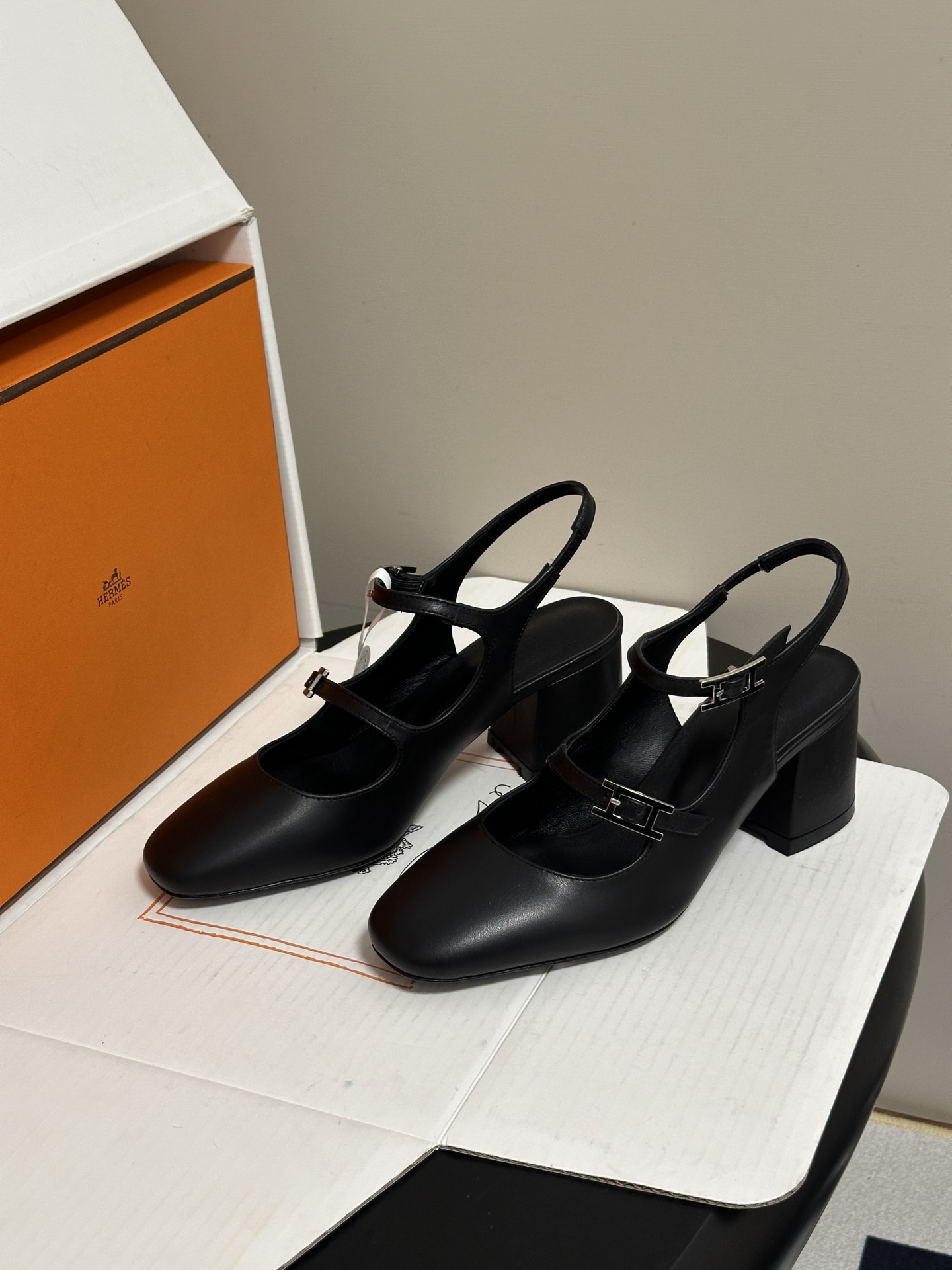 顶级品质（配高档飞机盒✈️） Hermes 爱马仕🐎 H家26s早秋新款 Jackie系列H扣玛丽珍鞋H字母钻扣二带后空