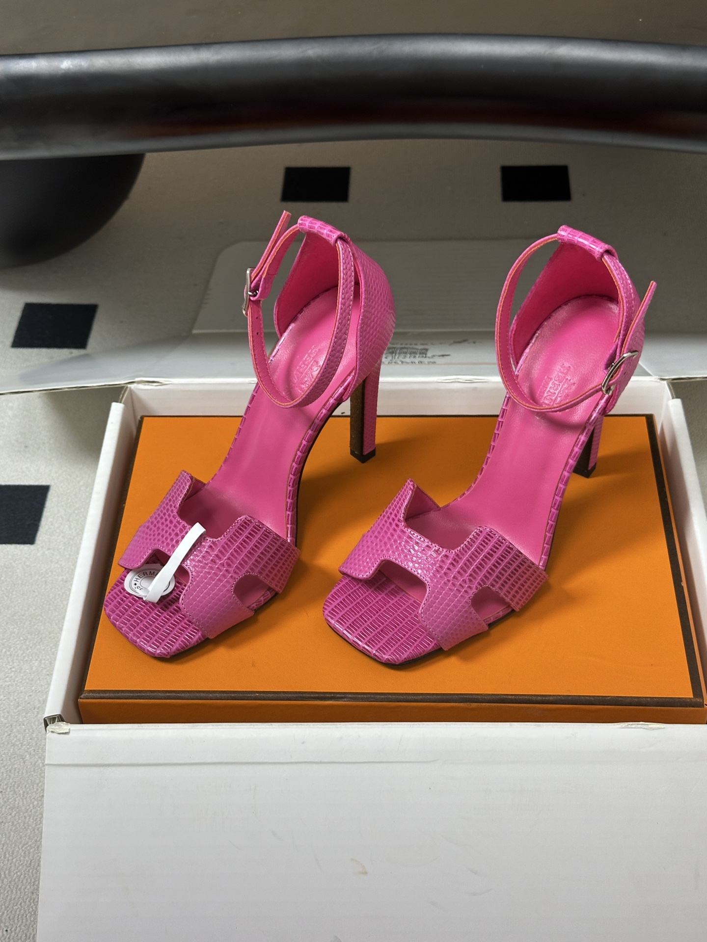 顶级品质（配高档飞机盒✈️） Hermes 爱马仕🐎 Joy 蛇纹皮凉鞋系列 H家细跟凉鞋经典H鞋面高跟凉鞋 高跟凉鞋，