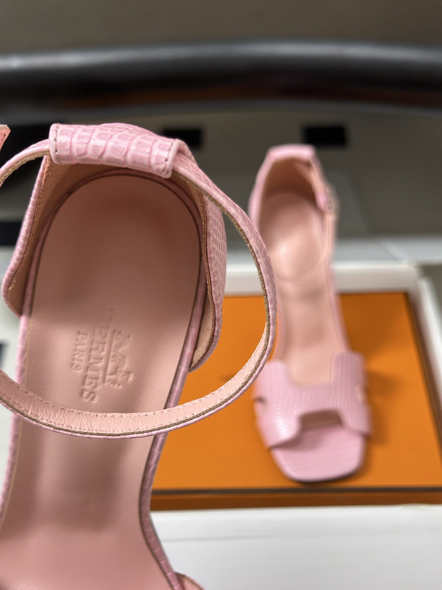 顶级品质（配高档飞机盒✈️） Hermes 爱马仕🐎 Joy 蛇纹皮凉鞋系列 H家细跟凉鞋经典H鞋面高跟凉鞋 高跟凉鞋，