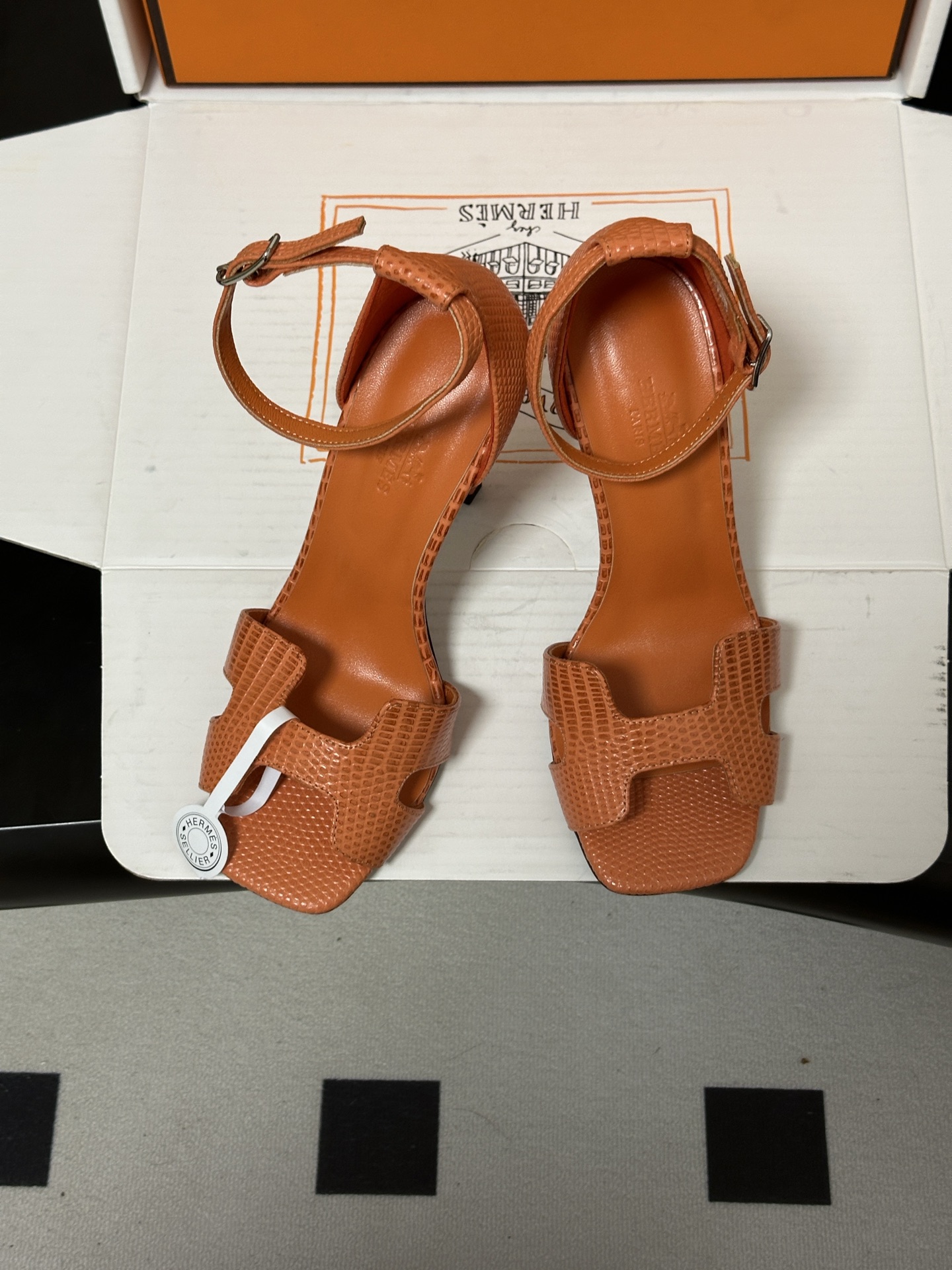 顶级品质（配高档飞机盒✈️） Hermes 爱马仕🐎 Joy 蛇纹皮凉鞋系列 H家细跟凉鞋经典H鞋面高跟凉鞋 高跟凉鞋，