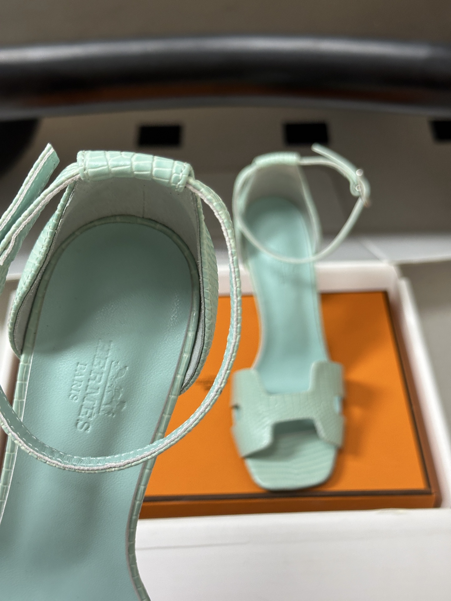 顶级品质（配高档飞机盒✈️） Hermes 爱马仕🐎 Joy 蛇纹皮凉鞋系列 H家细跟凉鞋经典H鞋面高跟凉鞋 高跟凉鞋，