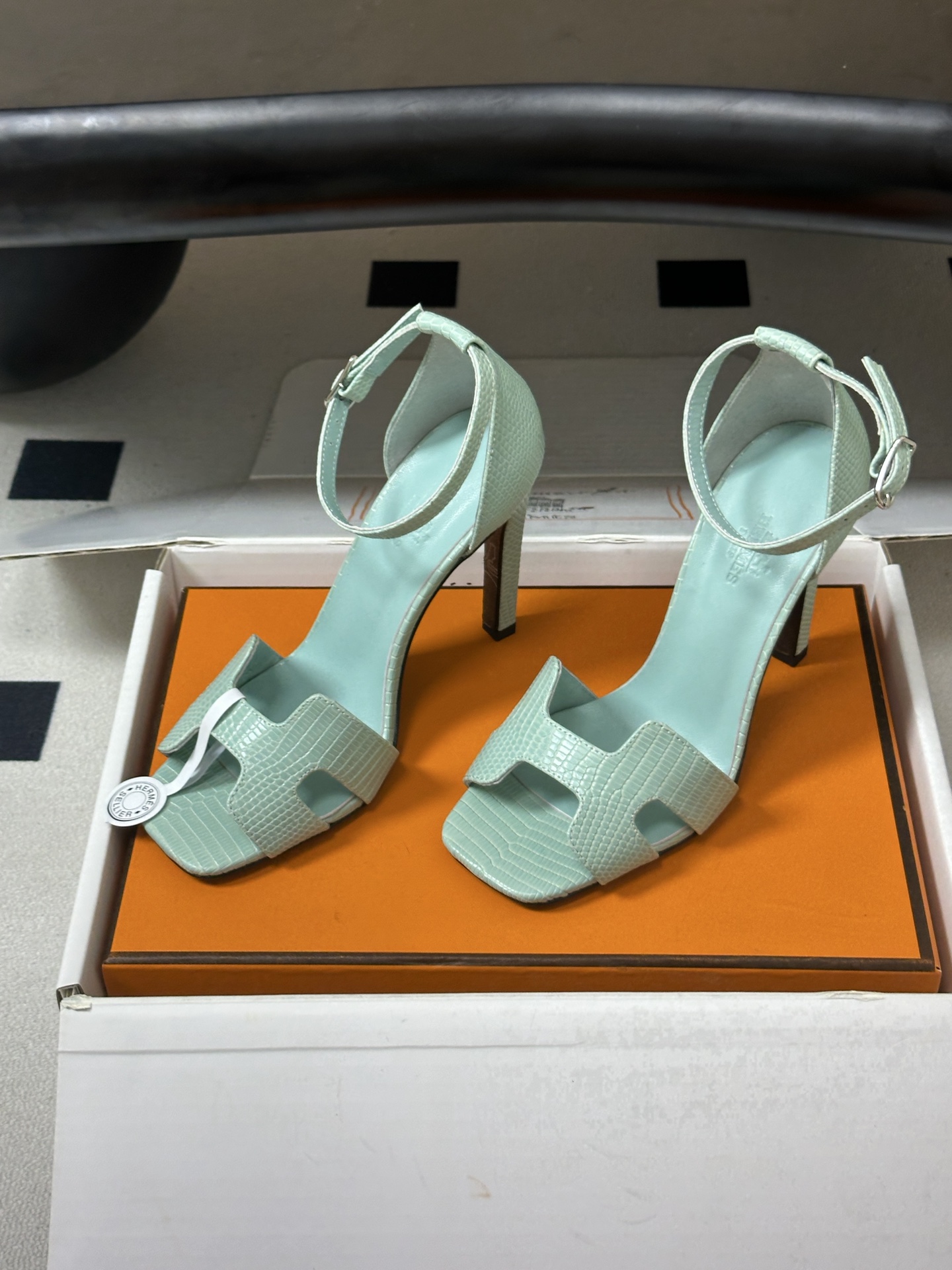 顶级品质（配高档飞机盒✈️） Hermes 爱马仕🐎 Joy 蛇纹皮凉鞋系列 H家细跟凉鞋经典H鞋面高跟凉鞋 高跟凉鞋，