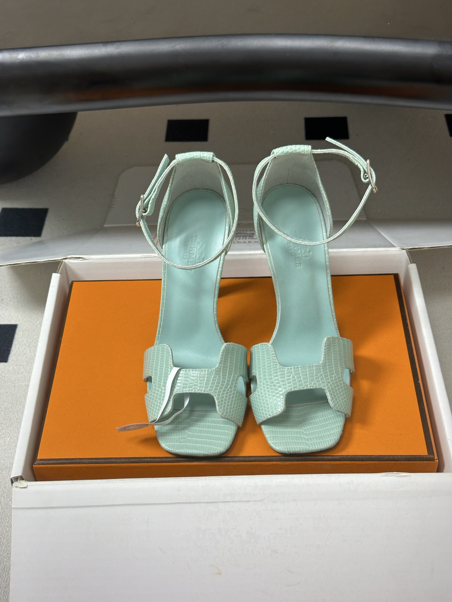 顶级品质（配高档飞机盒✈️） Hermes 爱马仕🐎 Joy 蛇纹皮凉鞋系列 H家细跟凉鞋经典H鞋面高跟凉鞋 高跟凉鞋，