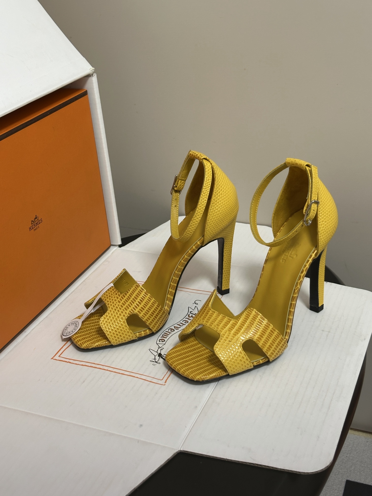 顶级品质（配高档飞机盒✈️） Hermes 爱马仕🐎 Joy 蛇纹皮凉鞋系列 H家细跟凉鞋经典H鞋面高跟凉鞋 高跟凉鞋，