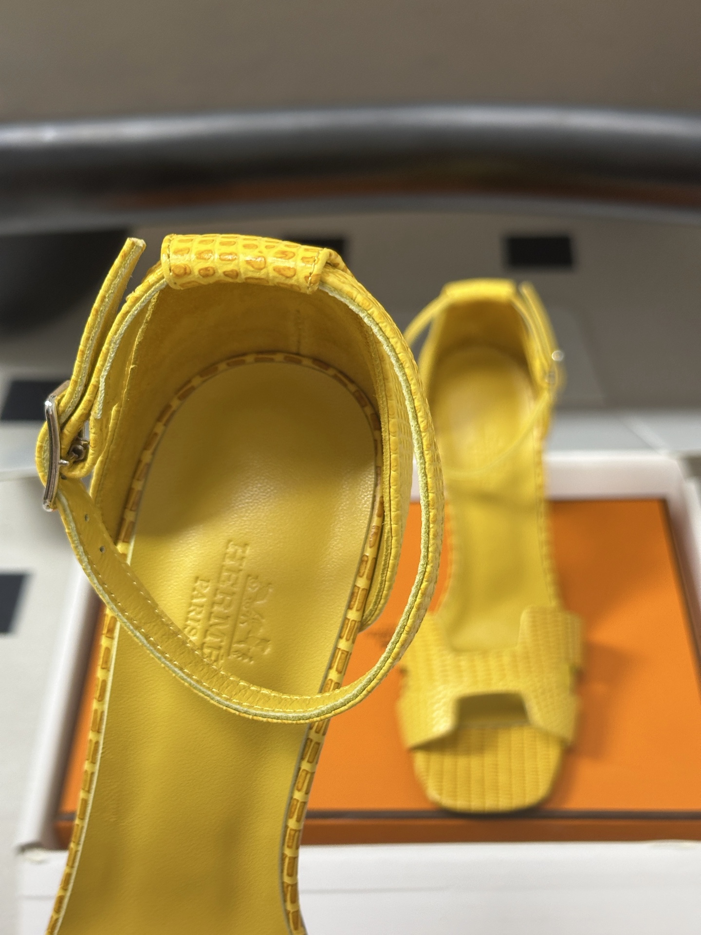 顶级品质（配高档飞机盒✈️） Hermes 爱马仕🐎 Joy 蛇纹皮凉鞋系列 H家细跟凉鞋经典H鞋面高跟凉鞋 高跟凉鞋，