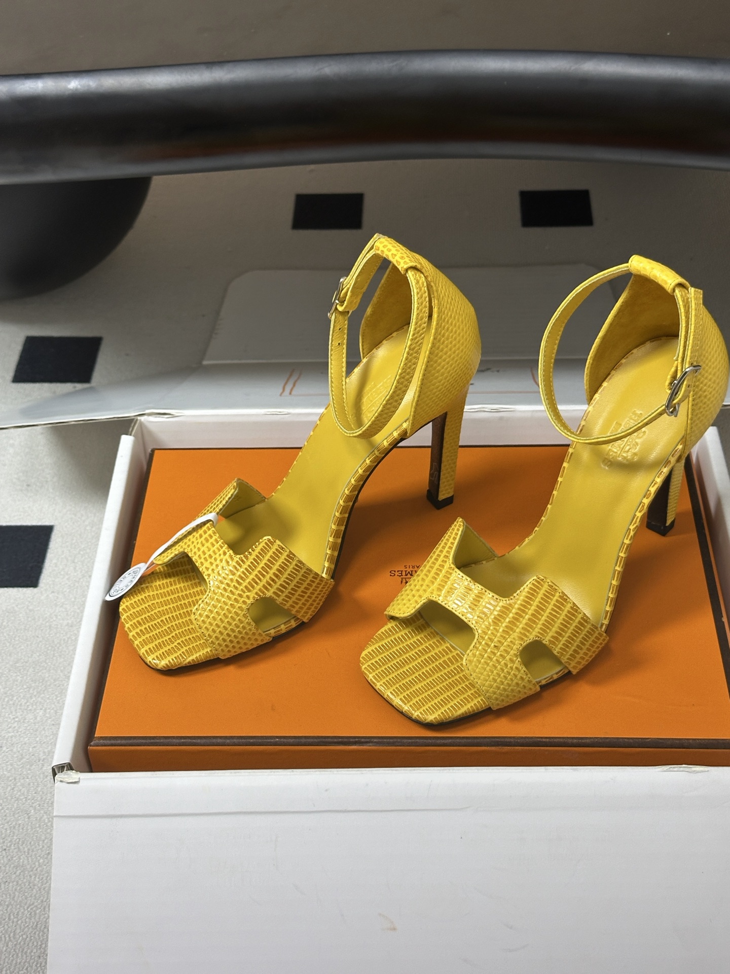 顶级品质（配高档飞机盒✈️） Hermes 爱马仕🐎 Joy 蛇纹皮凉鞋系列 H家细跟凉鞋经典H鞋面高跟凉鞋 高跟凉鞋，