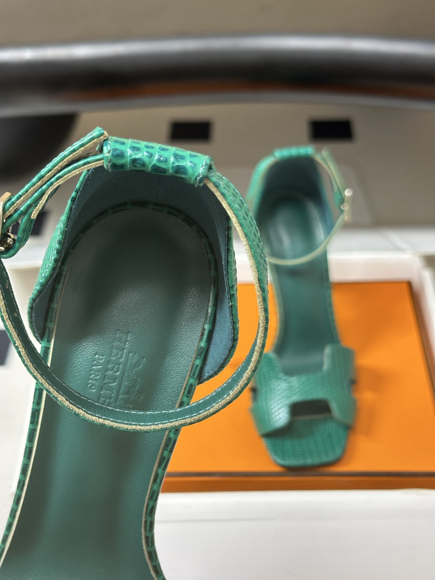 顶级品质（配高档飞机盒✈️） Hermes 爱马仕🐎 Joy 蛇纹皮凉鞋系列 H家细跟凉鞋经典H鞋面高跟凉鞋 高跟凉鞋，