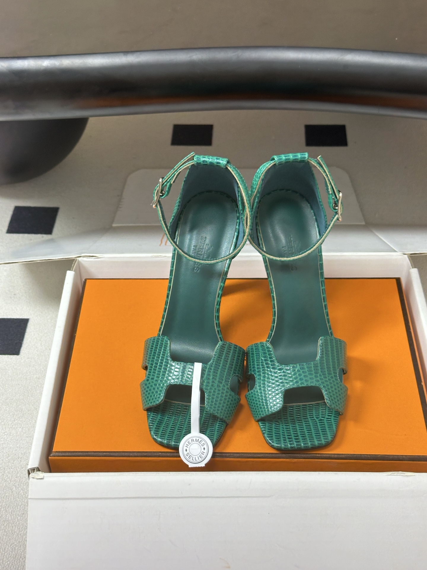 顶级品质（配高档飞机盒✈️） Hermes 爱马仕🐎 Joy 蛇纹皮凉鞋系列 H家细跟凉鞋经典H鞋面高跟凉鞋 高跟凉鞋，