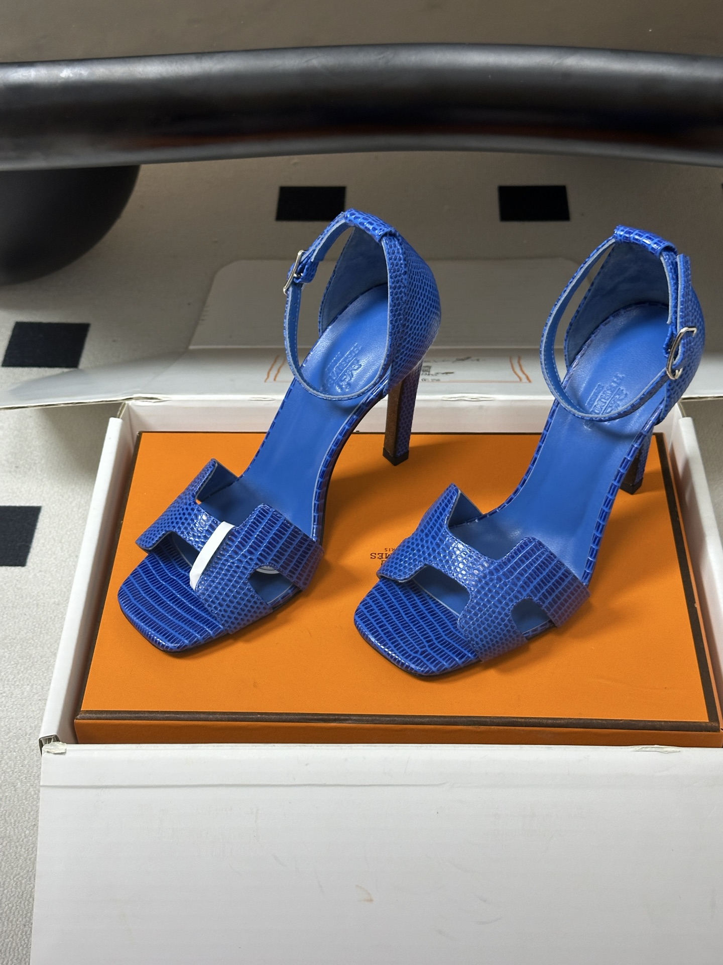 顶级品质（配高档飞机盒✈️） Hermes 爱马仕🐎 Joy 蛇纹皮凉鞋系列 H家细跟凉鞋经典H鞋面高跟凉鞋 高跟凉鞋，