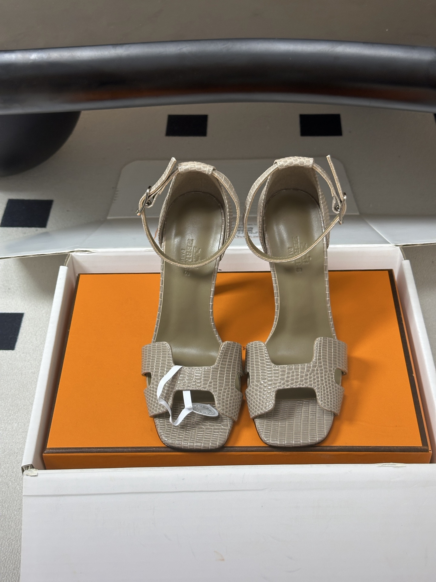 顶级品质（配高档飞机盒✈️） Hermes 爱马仕🐎 Joy 蛇纹皮凉鞋系列 H家细跟凉鞋经典H鞋面高跟凉鞋 高跟凉鞋，