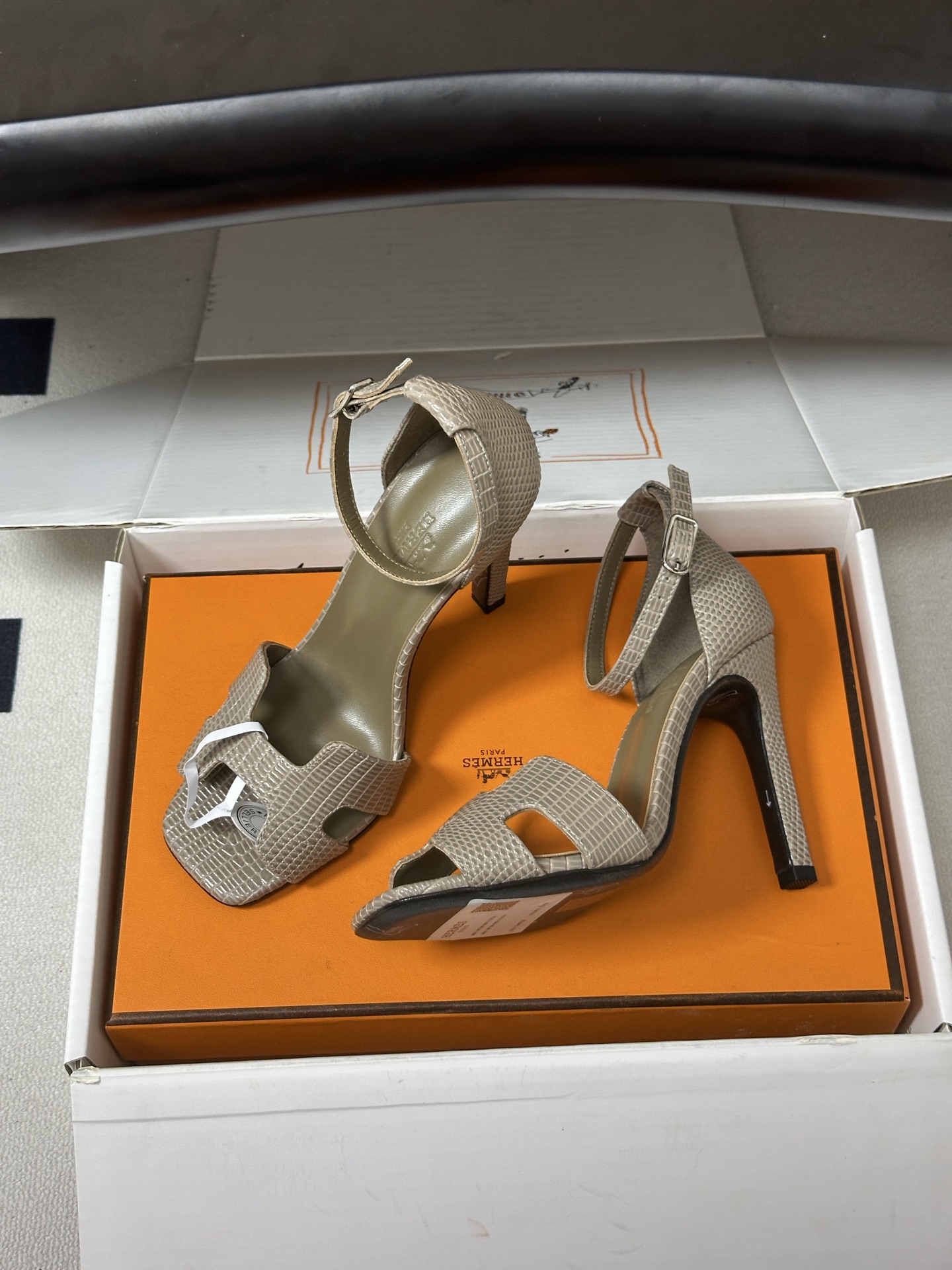 顶级品质（配高档飞机盒✈️） Hermes 爱马仕🐎 Joy 蛇纹皮凉鞋系列 H家细跟凉鞋经典H鞋面高跟凉鞋 高跟凉鞋，