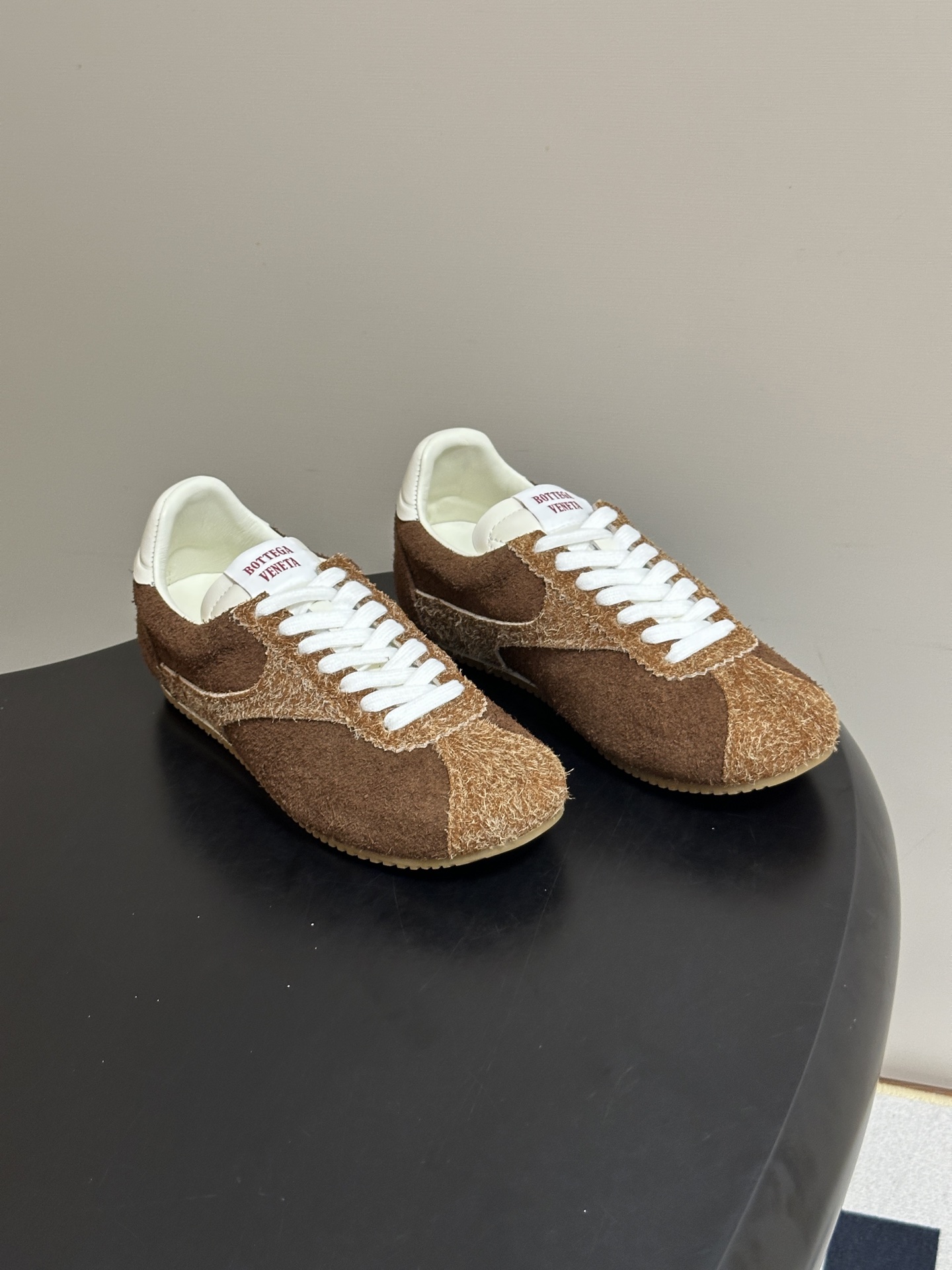 Bottega Veneta BV葆蝶家 26ss 早秋新款 复古阿甘鞋 老钱风系带德训鞋休闲运动鞋 自带松弛复古文艺的