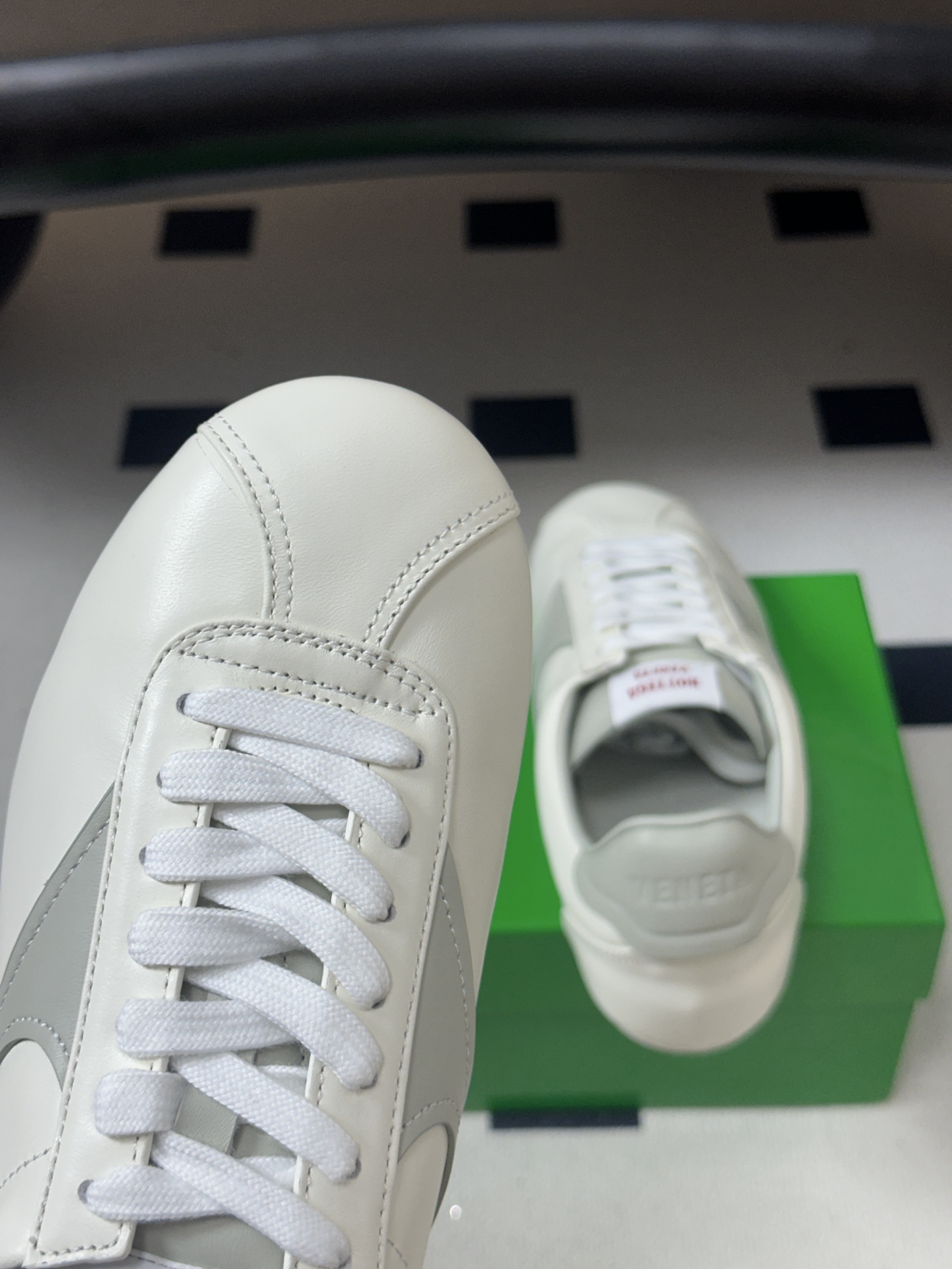 Bottega Veneta BV葆蝶家 26ss 早秋新款 复古阿甘鞋 老钱风系带德训鞋休闲运动鞋 自带松弛复古文艺的