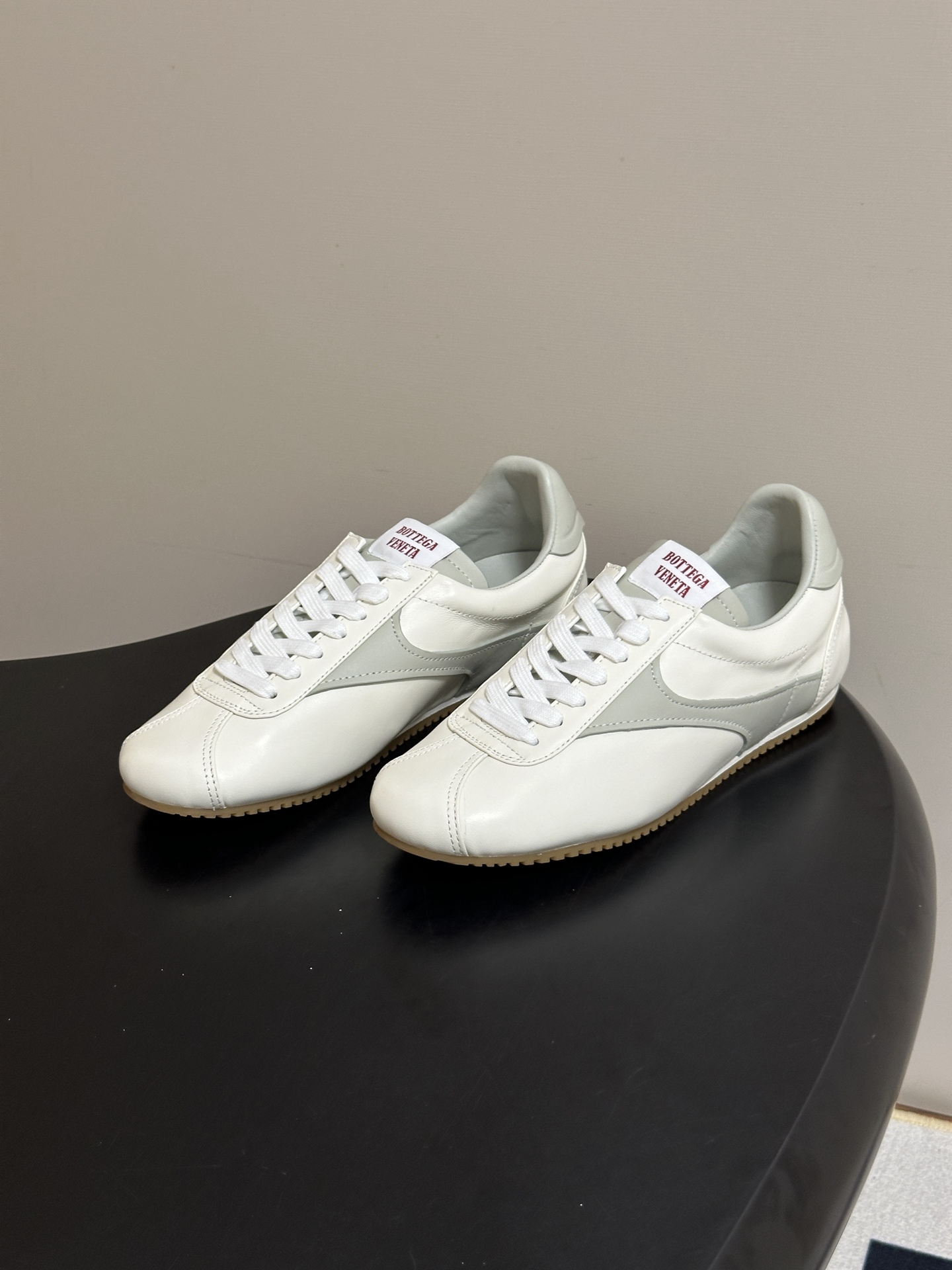 Bottega Veneta BV葆蝶家 26ss 早秋新款 复古阿甘鞋 老钱风系带德训鞋休闲运动鞋 自带松弛复古文艺的