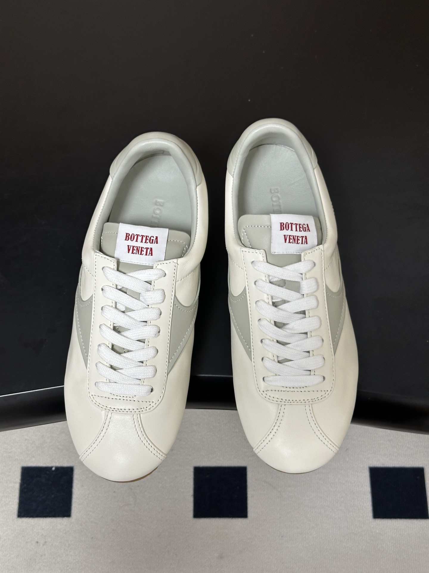 Bottega Veneta BV葆蝶家 26ss 早秋新款 复古阿甘鞋 老钱风系带德训鞋休闲运动鞋 自带松弛复古文艺的