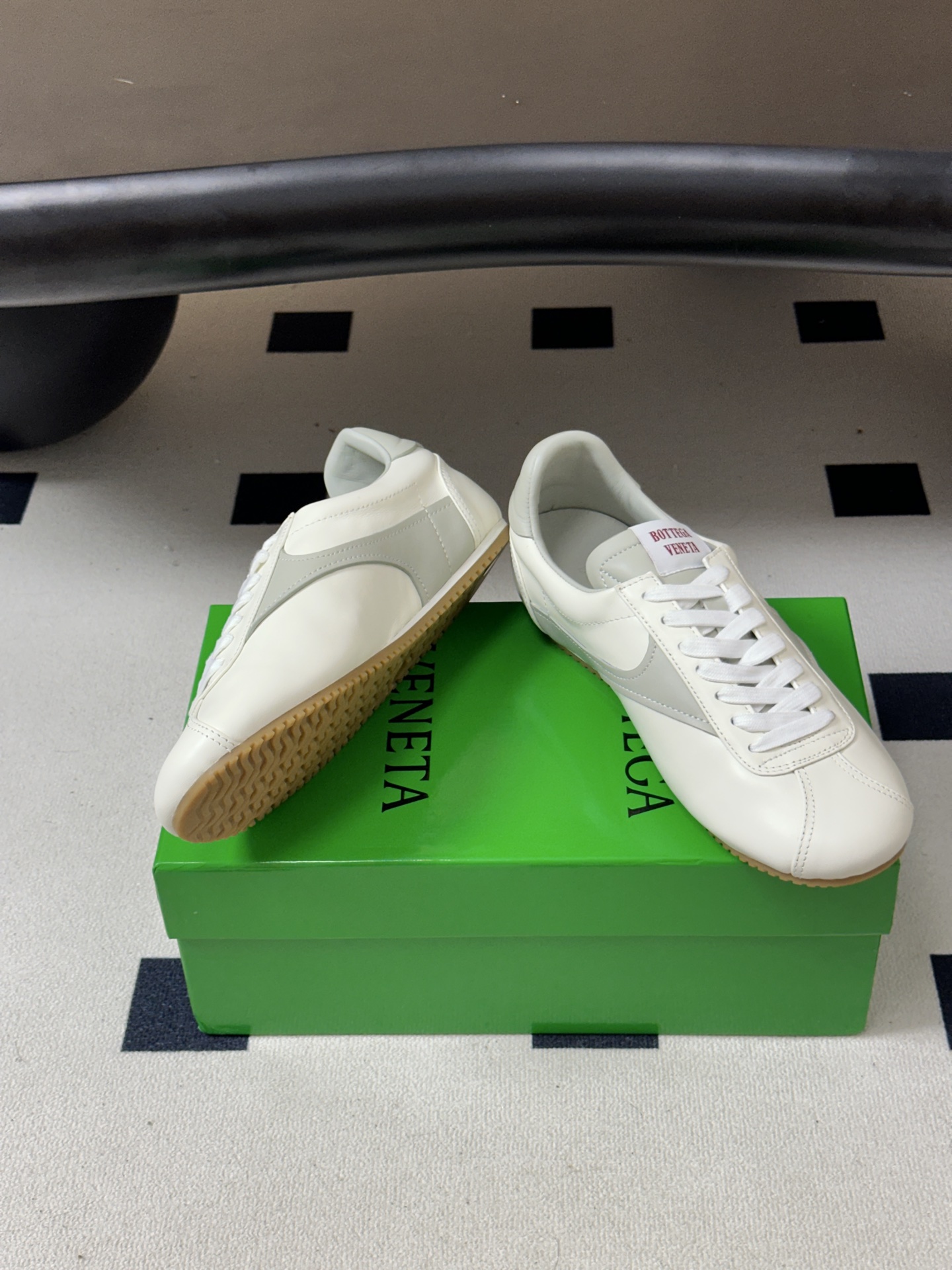 Bottega Veneta BV葆蝶家 26ss 早秋新款 复古阿甘鞋 老钱风系带德训鞋休闲运动鞋 自带松弛复古文艺的