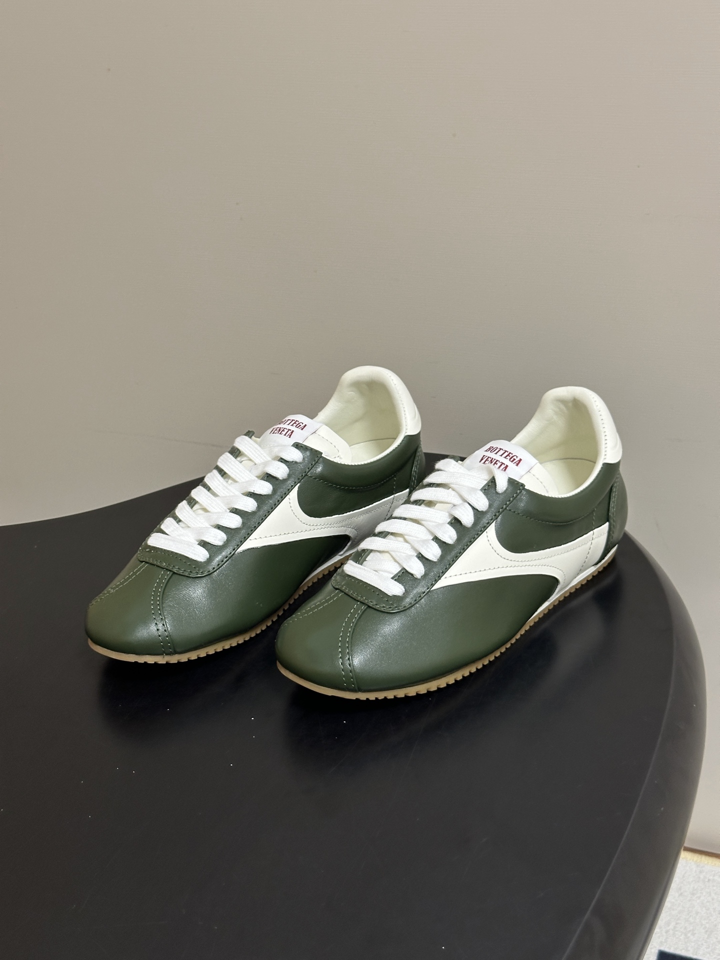 Bottega Veneta BV葆蝶家 26ss 早秋新款 复古阿甘鞋 老钱风系带德训鞋休闲运动鞋 自带松弛复古文艺的